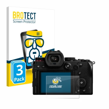 Front side of a product packaging with the brand logo BROTECT. Next to it is the device Panasonic Lumix DC-S5D shown with the 