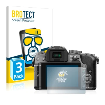 Front side of a product packaging with the brand logo BROTECT. Next to it is the device Panasonic Lumix DMC-G7 shown with the 