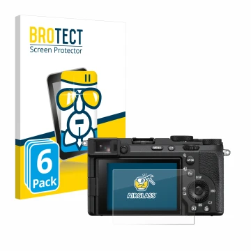 Front side of a product packaging with the brand logo BROTECT. Next to it is the device Sony Alpha 7CR shown with the correspo