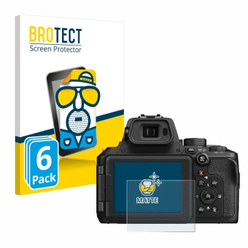 Front side of a product packaging with the brand logo BROTECT. Next to it is the device Nikon Coolpix P950 shown with the corr