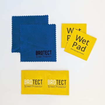 Components of the accessory kit with cleaning and microfiber cloth