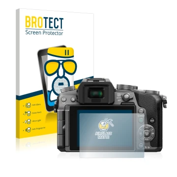 Front side of a product packaging with the brand logo BROTECT. Next to it is the device Panasonic Lumix DMC-G7 shown with the 