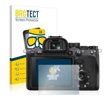 Front side of a product packaging with the brand logo BROTECT. Next to it is the device Sony Alpha 7R IV shown with the corres
