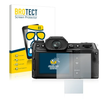 Front side of a product packaging with the brand logo BROTECT. Next to it is the device Fujifilm GFX50S II shown with the corr
