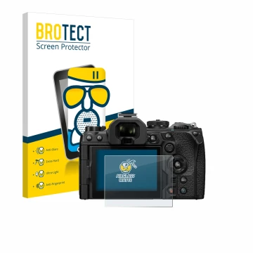 Front side of a product packaging with the brand logo BROTECT. Next to it is the device Olympus OM-1 2022 shown with the corre