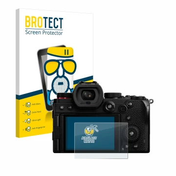 Front side of a product packaging with the brand logo BROTECT. Next to it is the device Panasonic Lumix DC-S5D shown with the 