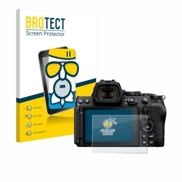 Front side of a product packaging with the brand logo BROTECT. Next to it is the device Nikon Z5 II shown with the correspondi