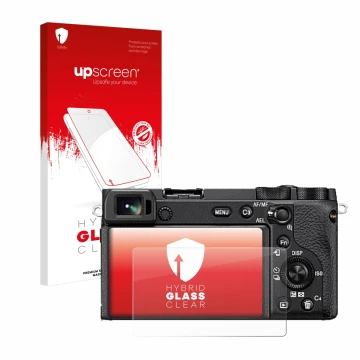 Front side of a product packaging with the brand logo upscreen. Next to it is the device Sony Alpha 6600 shown with the corres