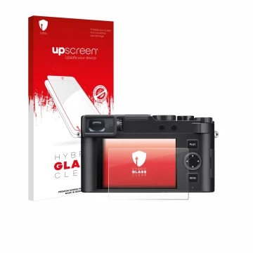 Front side of a product packaging with the brand logo upscreen. Next to it is the device Leica D-Lux 8 shown with the correspo