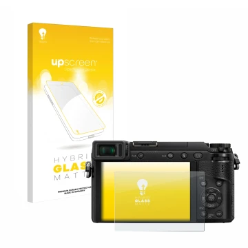 Front side of a product packaging with the brand logo upscreen. Next to it is the device Panasonic Lumix DMC-GX80 shown with t