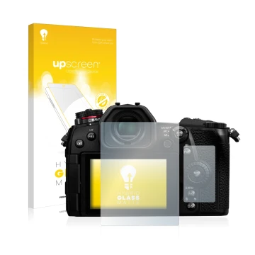 Front side of a product packaging with the brand logo upscreen. Next to it is the device Panasonic Lumix DC-G9 shown with the 