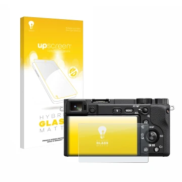 Front side of a product packaging with the brand logo upscreen. Next to it is the device Sony Alpha 6400 shown with the corres