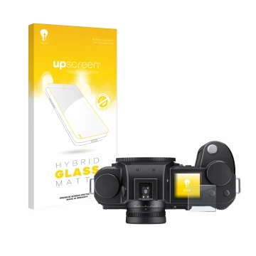 Front side of a product packaging with the brand logo upscreen. Next to it is the device Leica SL3-S (top plate display) shown