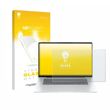 Front side of a product packaging with the brand logo upscreen. Next to it is the device HP OmniBook 5 16 shown with the corre