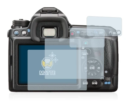 Image of the device Pentax K-3 II with a wide variety of screen protectors.