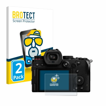 Front side of a product packaging with the brand logo BROTECT. Next to it is the device Panasonic Lumix DC-S5D shown with the