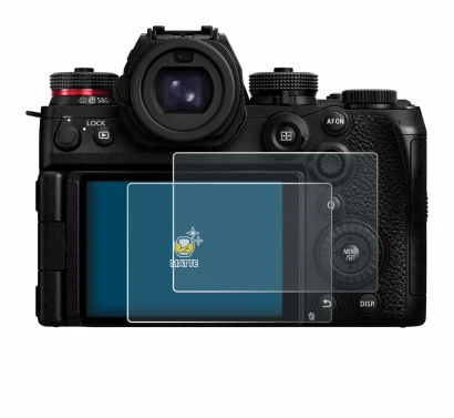 Image of the device Panasonic Lumix S1R II with a wide variety of screen protectors.