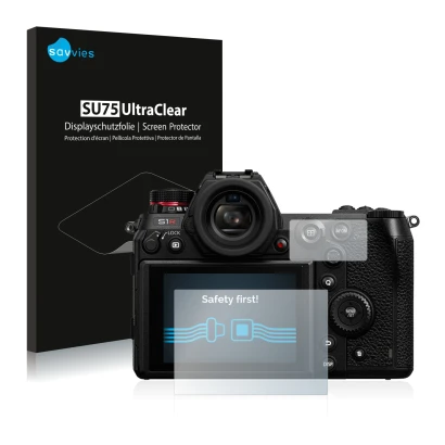 Front side of a product packaging with the brand logo Savvies. Next to it is the device Panasonic Lumix DC-S1R shown with the 