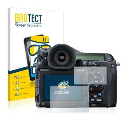 Front side of a product packaging with the brand logo BROTECT. Next to it is the device Pentax 645Z shown with the correspondi