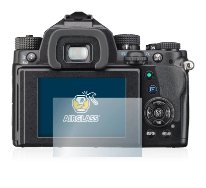 Image of the device Pentax KP with a wide variety of screen protectors.