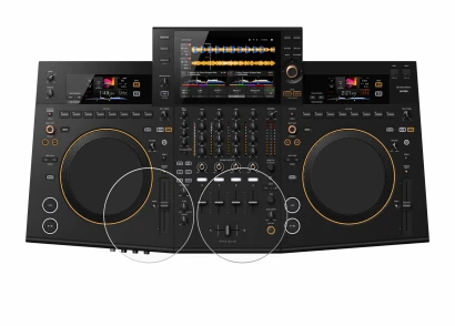 Image of the device Pioneer DJ OPUS-QUAD (Jog) with a wide variety of screen protectors.
