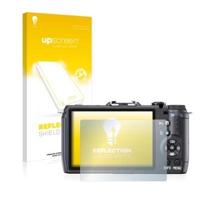 Front side of a product packaging with the brand logo upscreen. Next to it is the device Pentax Q10 shown with the correspondi