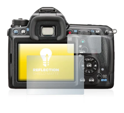 Image of the device Pentax K-3 II with a wide variety of screen protectors.