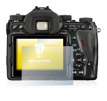 Image of the device Pentax K-1 with a wide variety of screen protectors.