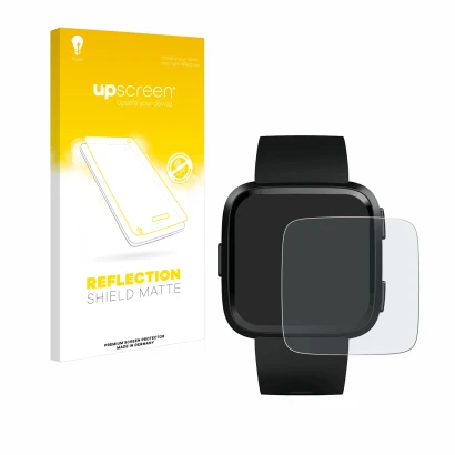 Front side of a product packaging with the brand logo upscreen. Next to it is the device Fitbit Versa shown with the correspon