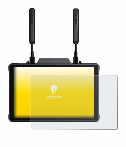 Image of the device Hollyland Pyro 7 with a wide variety of screen protectors.