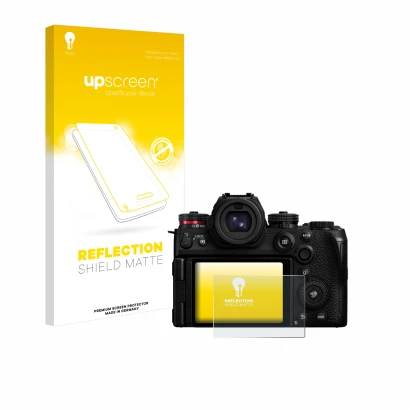 Front side of a product packaging with the brand logo upscreen. Next to it is the device Panasonic Lumix S1R II shown with the