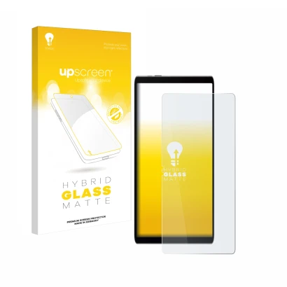 Front side of a product packaging with the brand logo upscreen. Next to it is the device Samsung Galaxy Tab S9 FE shown with t